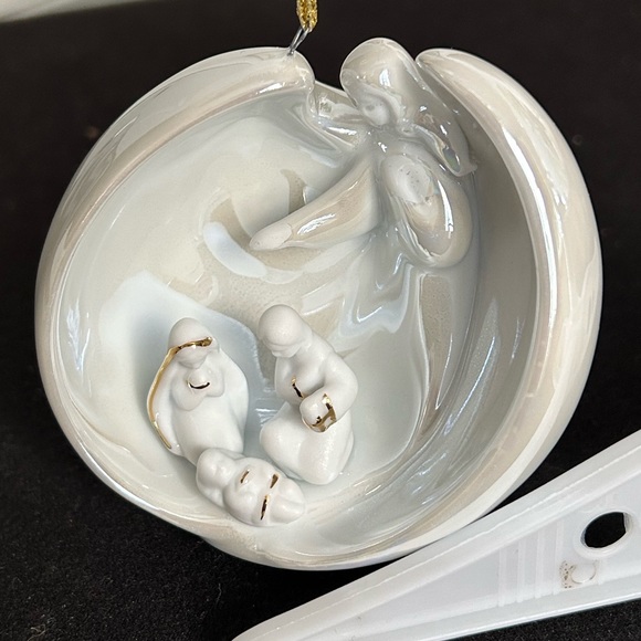 Nativities Angel with Holy Family Ornament - Picture 7 of 8